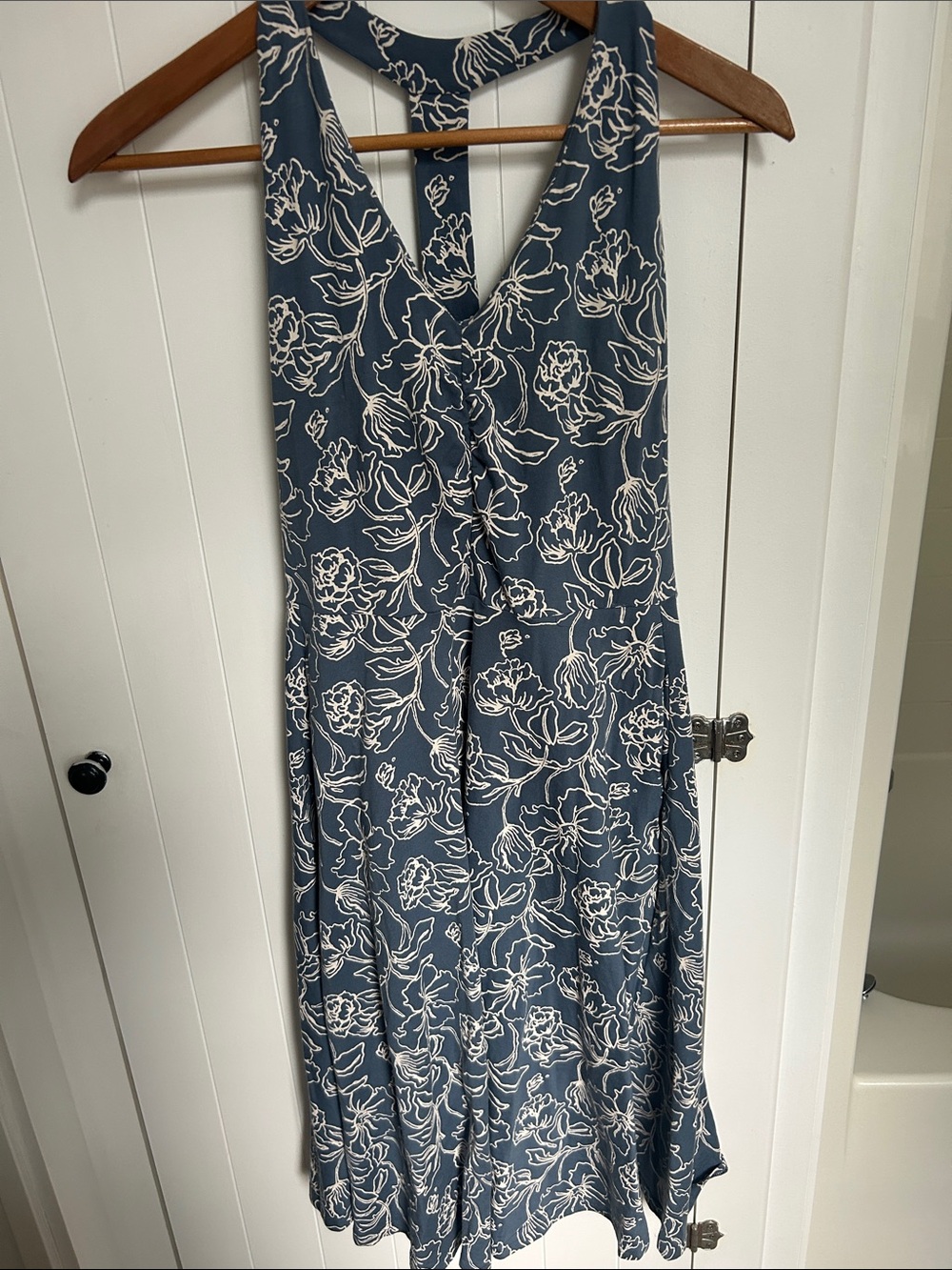 Pact Organic Cotton Sleeveless Blue Floral V-Neck Dress size small built in bra